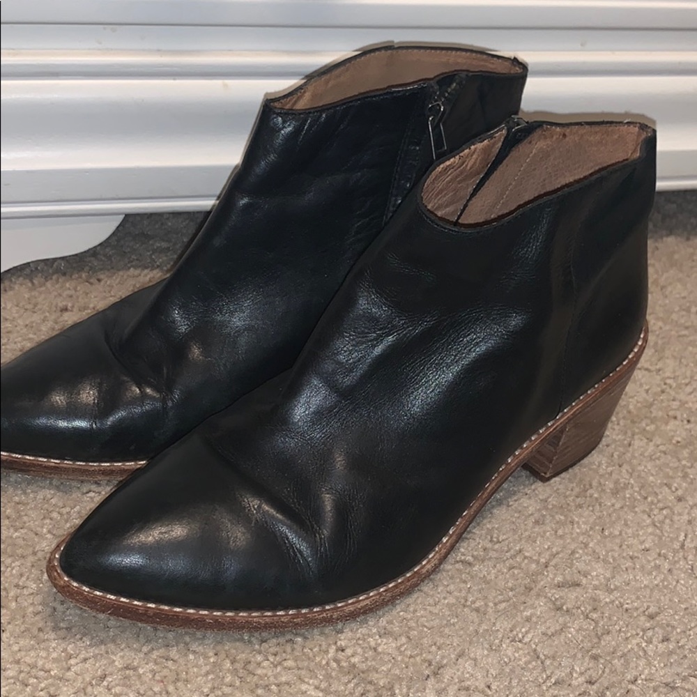 Madewell little black pointed toe booties!